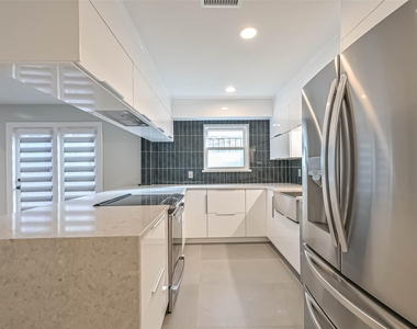2600 Nantucket Drive - Photo Thumbnail 19