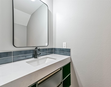 2600 Nantucket Drive - Photo Thumbnail 24
