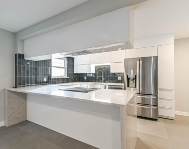 2600 Nantucket Drive - Photo Thumbnail 15