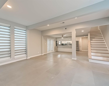 2600 Nantucket Drive - Photo Thumbnail 9