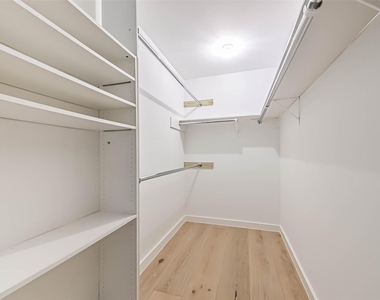 2600 Nantucket Drive - Photo Thumbnail 32