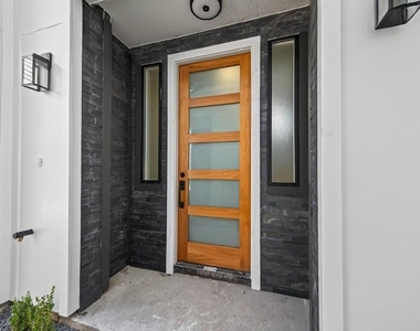 1103 Wilson St - Photo Thumbnail 29