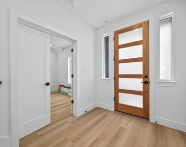 1103 Wilson St - Photo Thumbnail 20