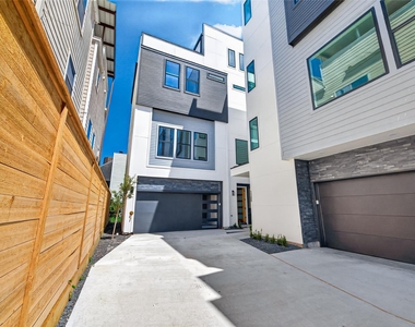 1103 Wilson St - Photo Thumbnail 27