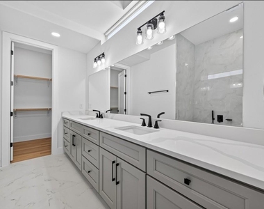 1103 Wilson St - Photo Thumbnail 15
