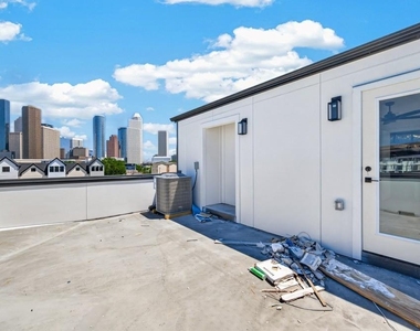 1103 Wilson St - Photo Thumbnail 24