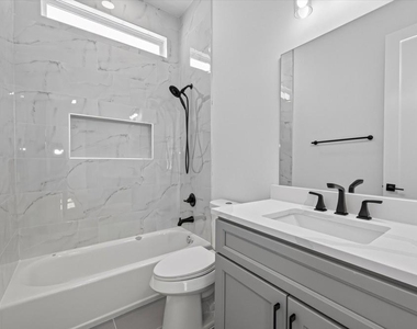1103 Wilson St - Photo Thumbnail 17