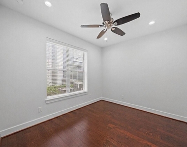2228 Mcgowen Street - Photo Thumbnail 4