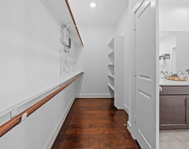 2228 Mcgowen Street - Photo Thumbnail 23