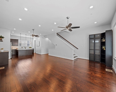 2228 Mcgowen Street - Photo Thumbnail 6