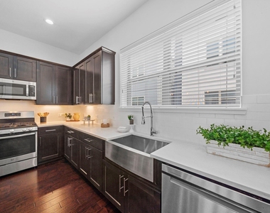2228 Mcgowen Street - Photo Thumbnail 14
