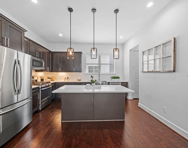 2228 Mcgowen Street - Photo Thumbnail 11