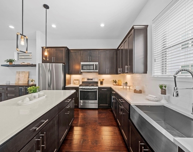 2228 Mcgowen Street - Photo Thumbnail 12