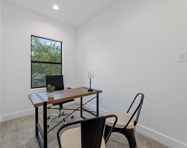 518 Clinton Street - Photo Thumbnail 4