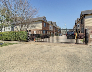 2944 Sandcastle Lane - Photo Thumbnail 1
