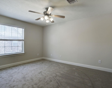 2944 Sandcastle Lane - Photo Thumbnail 32