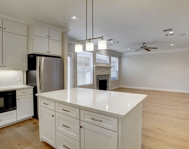 2944 Sandcastle Lane - Photo Thumbnail 14
