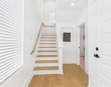 2426 Freeman Street - Photo Thumbnail 11