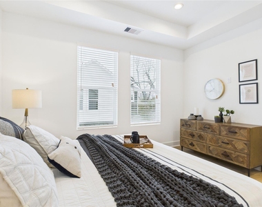 2426 Freeman Street - Photo Thumbnail 28