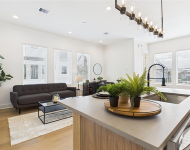2426 Freeman Street - Photo Thumbnail 18