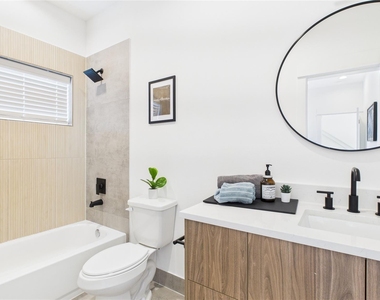 2426 Freeman Street - Photo Thumbnail 10