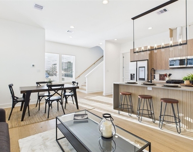 2426 Freeman Street - Photo Thumbnail 4