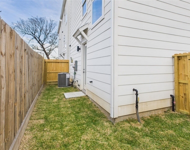 2426 Freeman Street - Photo Thumbnail 9