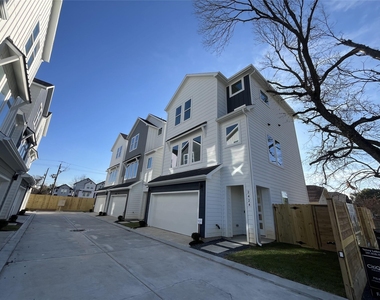 2426 Freeman Street - Photo Thumbnail 3