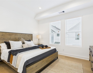 2426 Freeman Street - Photo Thumbnail 26