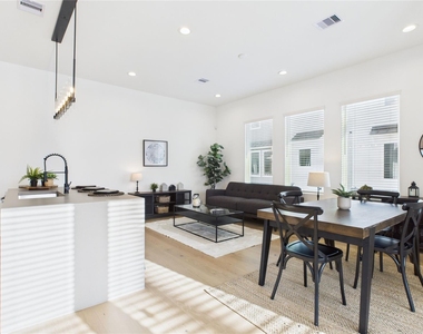 2426 Freeman Street - Photo Thumbnail 12