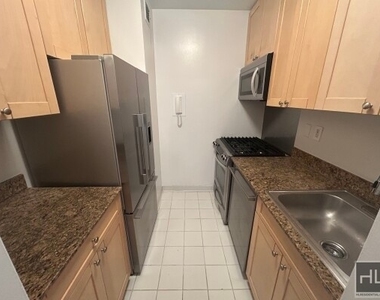 East 34 Street - Photo Thumbnail 2