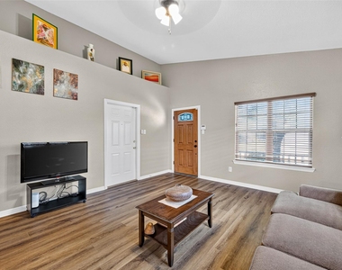21310 Sweet Grass Lane - Photo Thumbnail 6