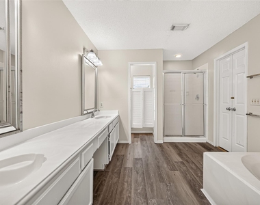 10115 Storm Meadow Drive - Photo Thumbnail 17