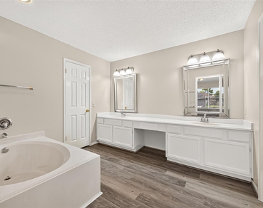 10115 Storm Meadow Drive - Photo Thumbnail 16