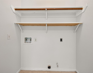 10115 Storm Meadow Drive - Photo Thumbnail 12