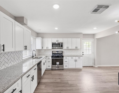 4523 Waterfall Way - Photo Thumbnail 4