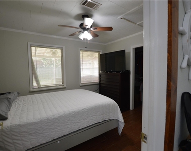 1821 E Winn Street - Photo Thumbnail 6