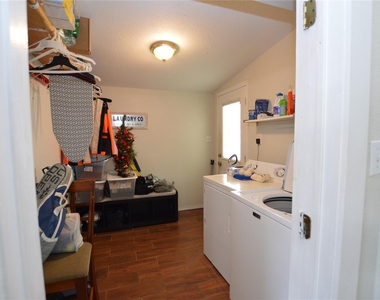 1821 E Winn Street - Photo Thumbnail 9