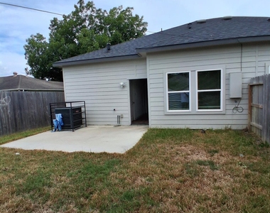 8110 Herschelwood Street - Photo Thumbnail 5