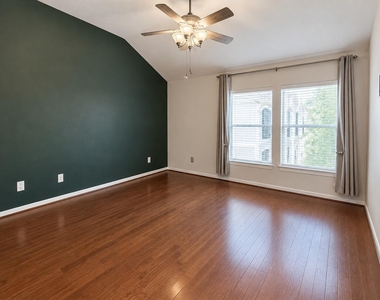 1005 Joe Annie Street - Photo Thumbnail 10