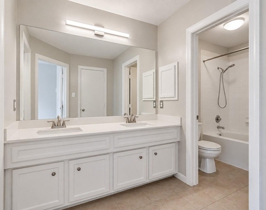 1005 Joe Annie Street - Photo Thumbnail 12
