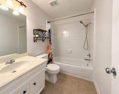 1005 Joe Annie Street - Photo Thumbnail 3