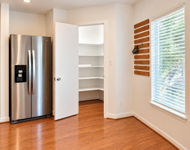 1005 Joe Annie Street - Photo Thumbnail 7