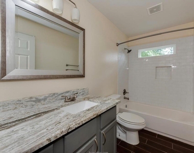 406 Emmett Street - Photo Thumbnail 11