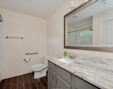 406 Emmett Street - Photo Thumbnail 12