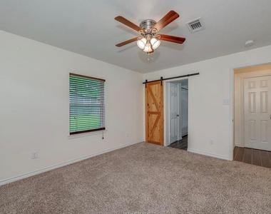 406 Emmett Street - Photo Thumbnail 6