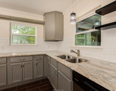 406 Emmett Street - Photo Thumbnail 5