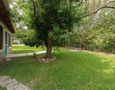 406 Emmett Street - Photo Thumbnail 18