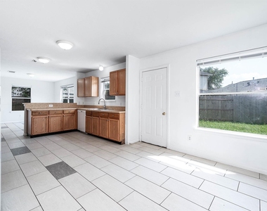 17219 Morning Blossom Place - Photo Thumbnail 15