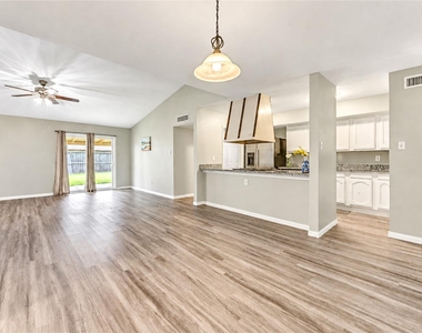6741 Tara Drive - Photo Thumbnail 11